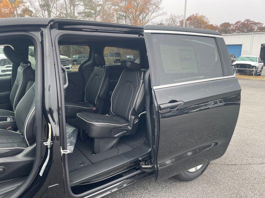 new 2026 Chrysler Pacifica car, priced at $46,797