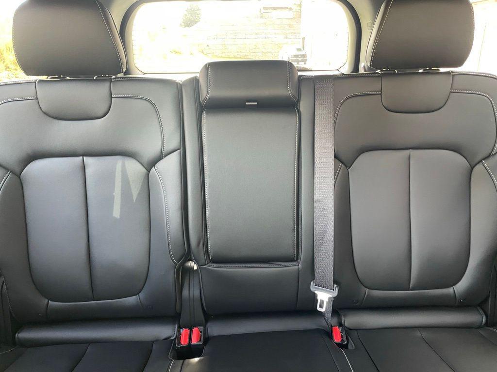 new 2025 Jeep Grand Cherokee car, priced at $45,157