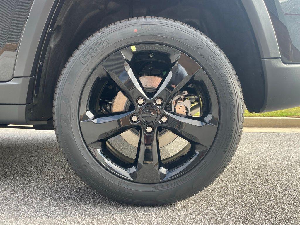 new 2025 Jeep Grand Cherokee car, priced at $45,157