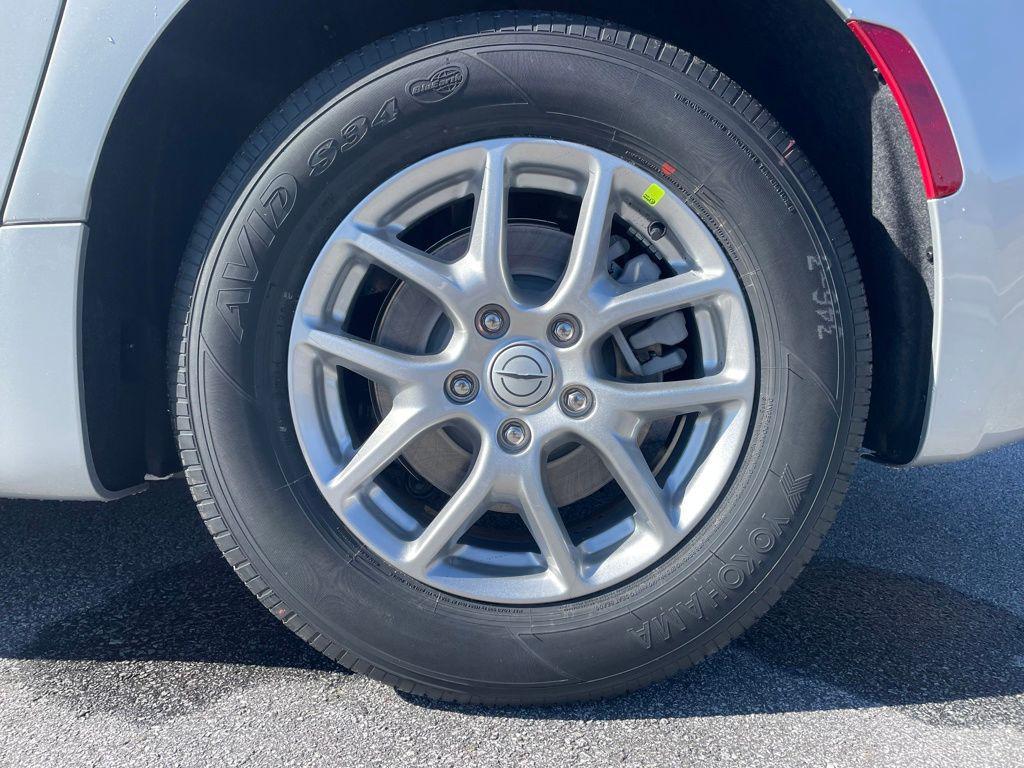 new 2026 Chrysler Pacifica car, priced at $38,029