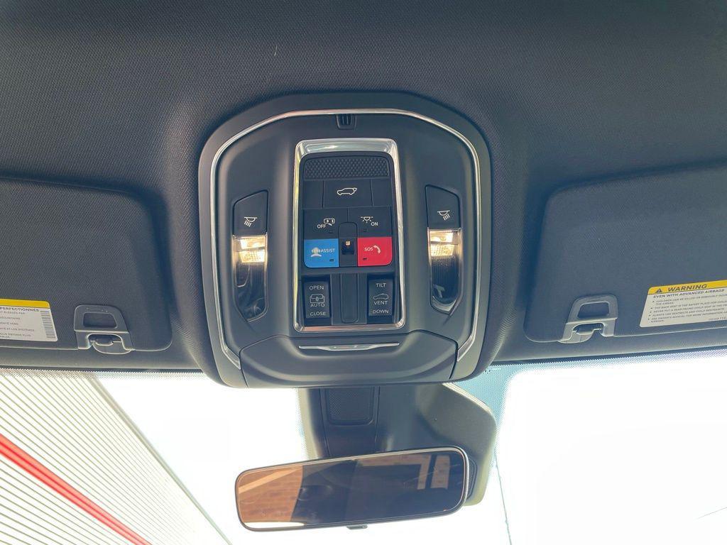 new 2025 Jeep Grand Cherokee car, priced at $38,736