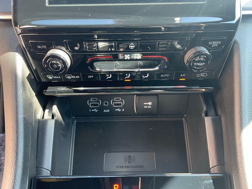 new 2025 Jeep Grand Cherokee L car, priced at $39,212