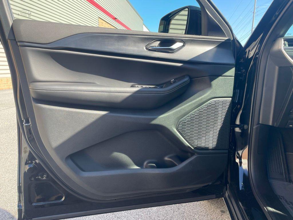 new 2025 Jeep Grand Cherokee L car, priced at $39,212