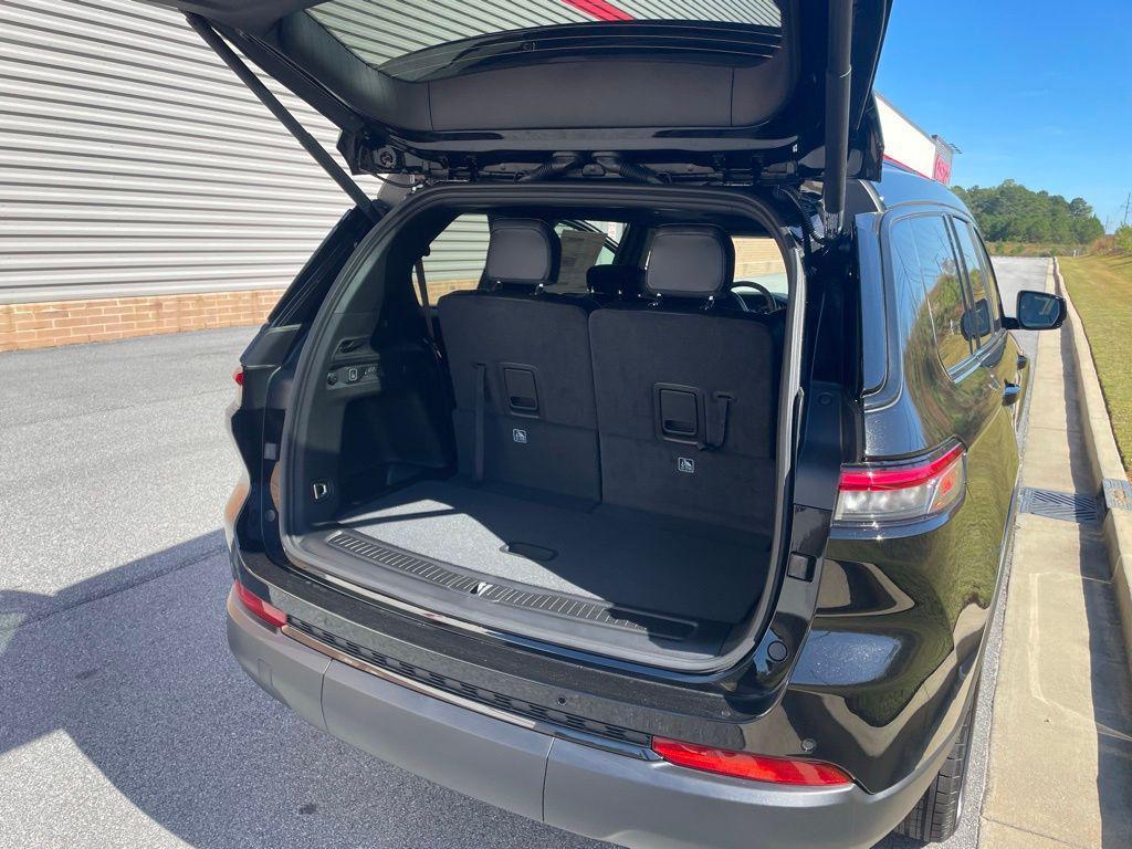 new 2025 Jeep Grand Cherokee L car, priced at $39,212