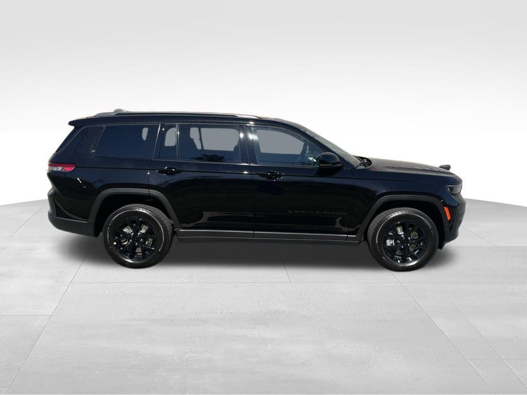 new 2025 Jeep Grand Cherokee L car, priced at $39,212