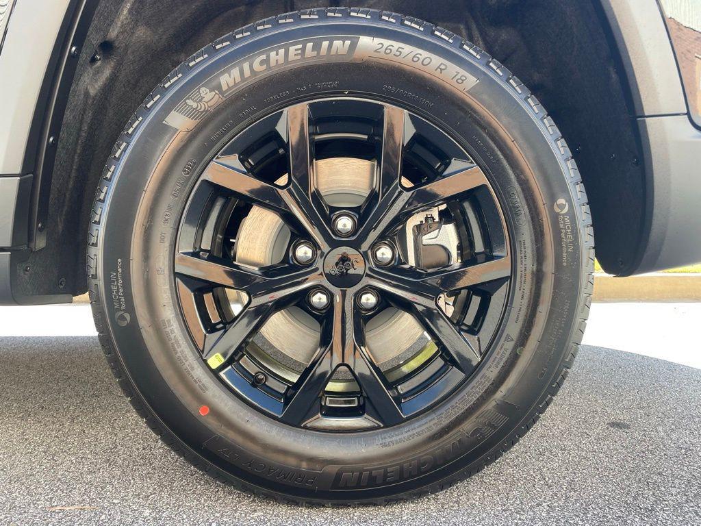 new 2025 Jeep Grand Cherokee L car, priced at $39,212