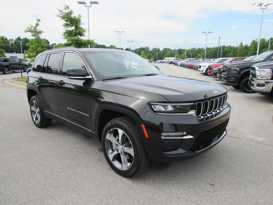 new 2024 Jeep Grand Cherokee car, priced at $51,134