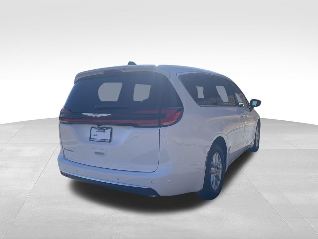 new 2026 Chrysler Pacifica car, priced at $38,712