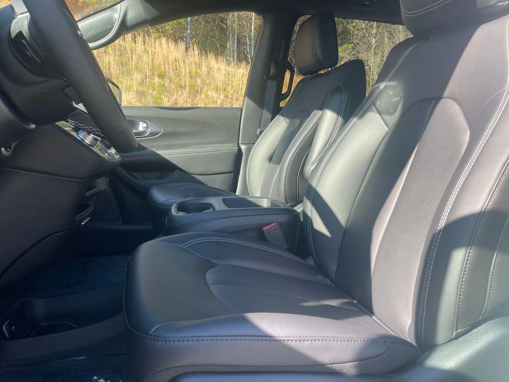new 2026 Chrysler Pacifica car, priced at $38,712