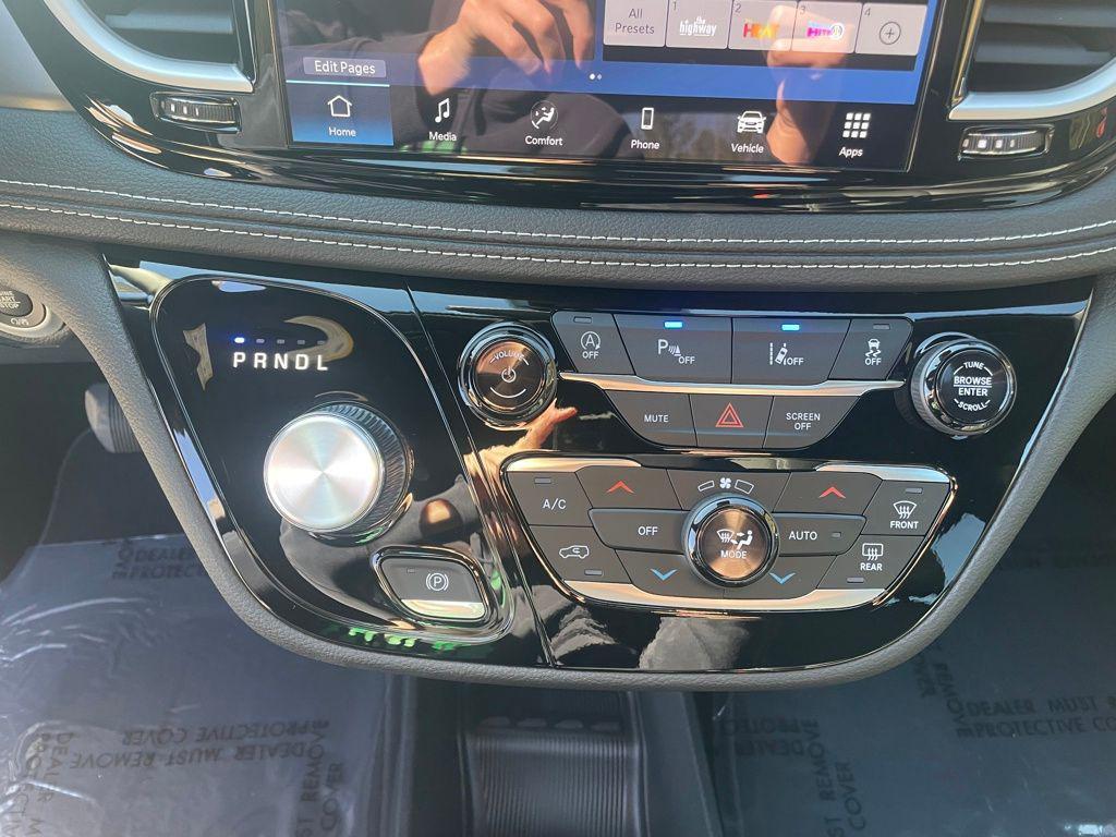 new 2026 Chrysler Pacifica car, priced at $38,712