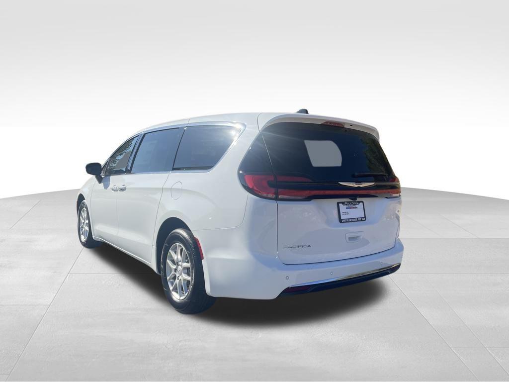 new 2026 Chrysler Pacifica car, priced at $38,712