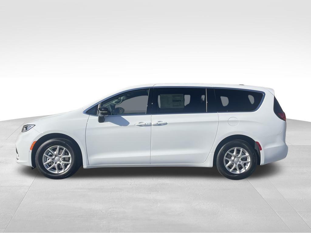 new 2026 Chrysler Pacifica car, priced at $38,712