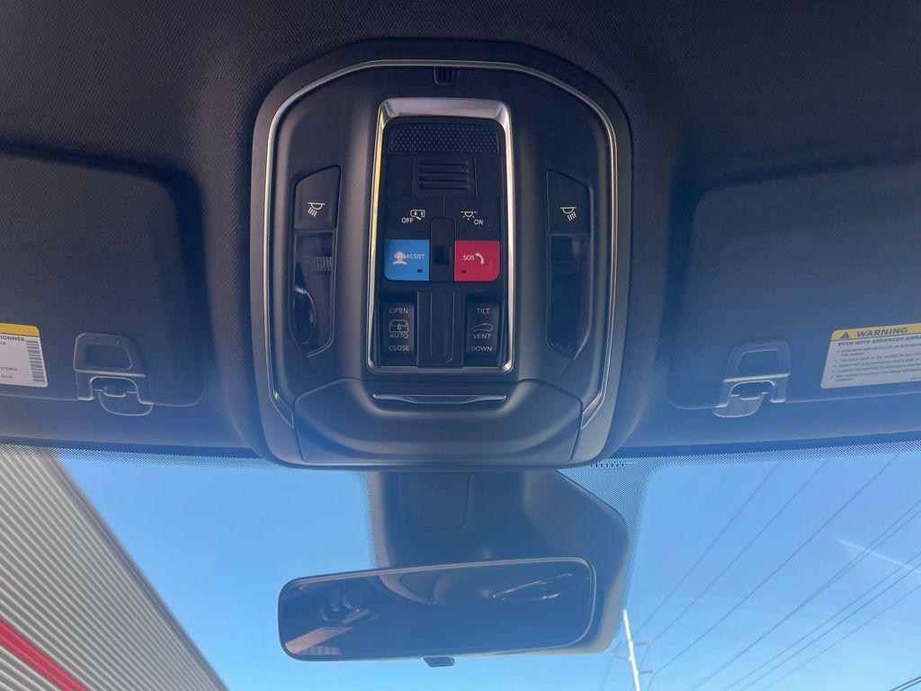 new 2025 Jeep Grand Cherokee car, priced at $31,274