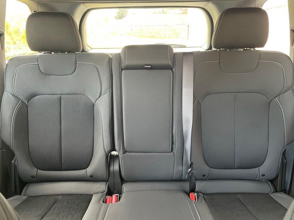 new 2025 Jeep Grand Cherokee car, priced at $33,274