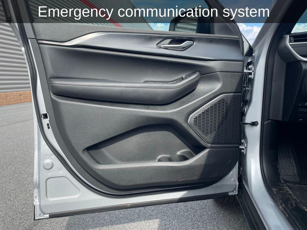 new 2025 Jeep Grand Cherokee car, priced at $33,274