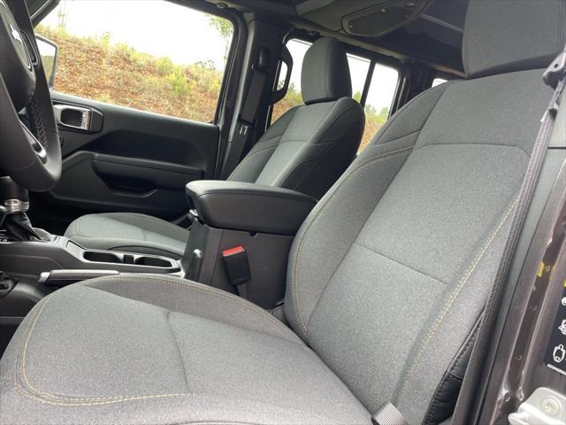 new 2025 Jeep Wrangler car, priced at $41,235