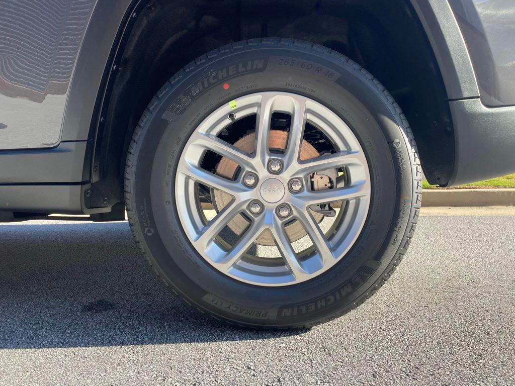 new 2025 Jeep Grand Cherokee car, priced at $35,174