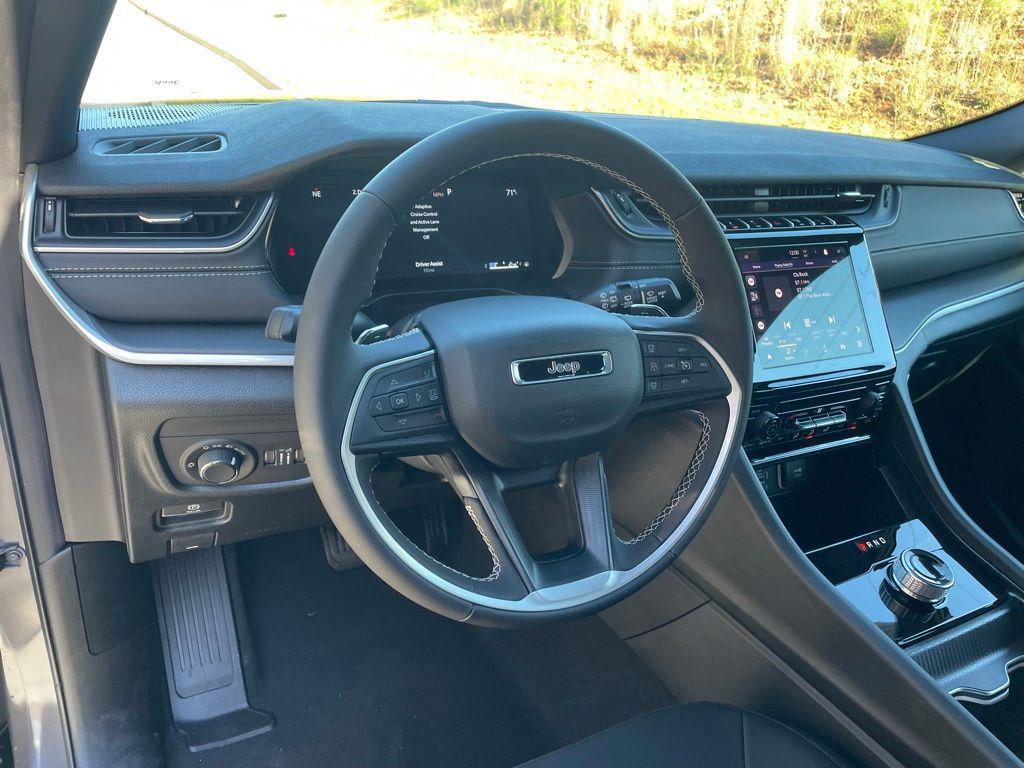 new 2025 Jeep Grand Cherokee car, priced at $35,174