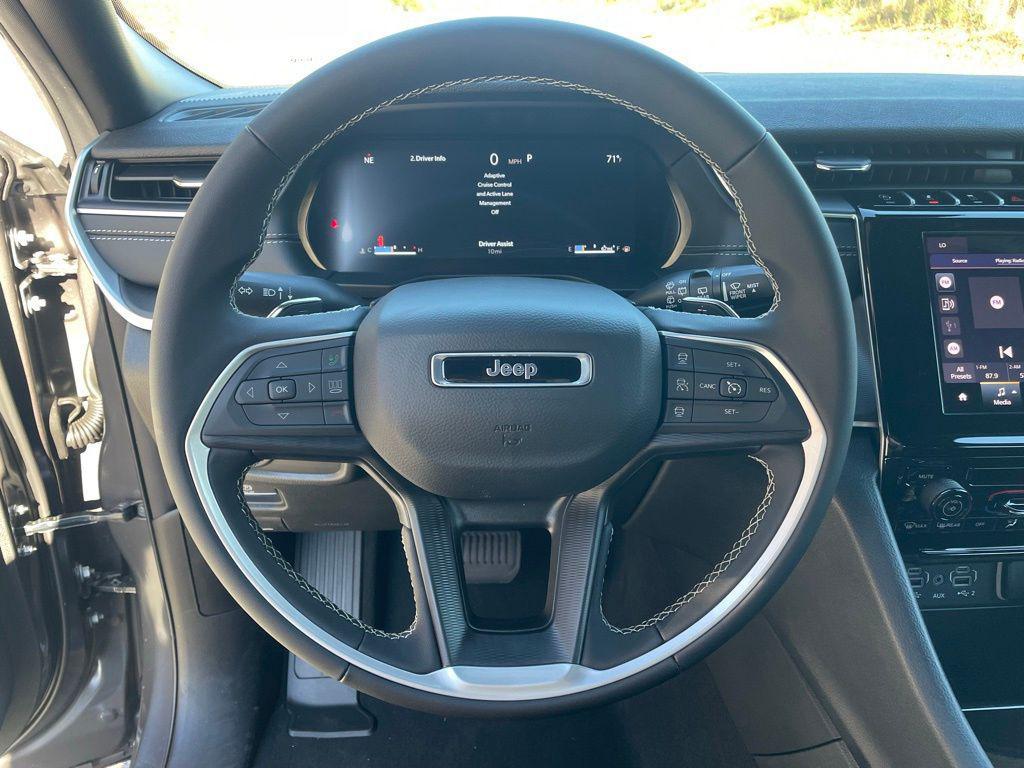 new 2025 Jeep Grand Cherokee car, priced at $35,174