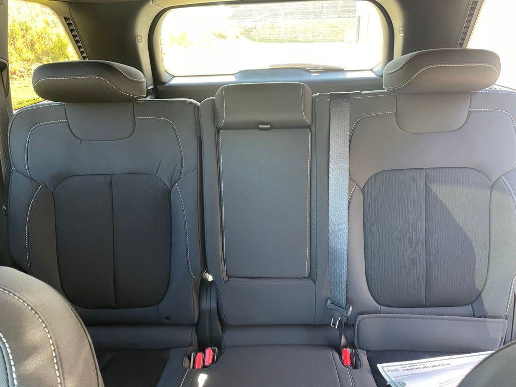 new 2025 Jeep Grand Cherokee car, priced at $35,174