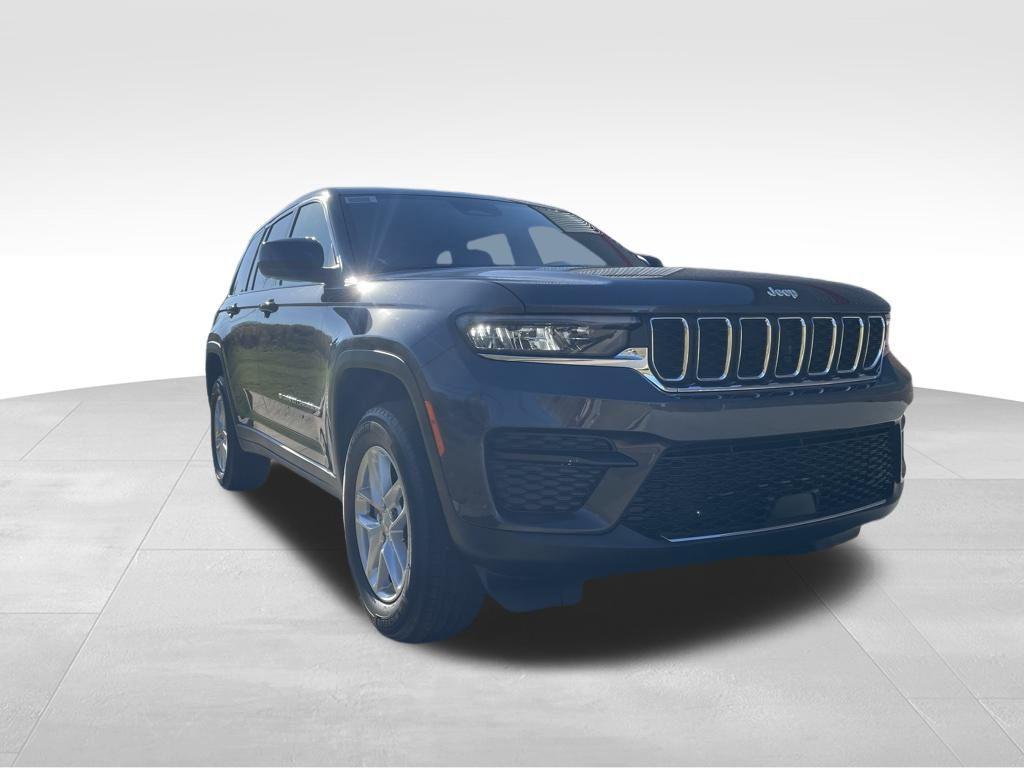 new 2025 Jeep Grand Cherokee car, priced at $35,174