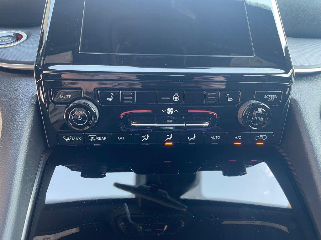 new 2025 Jeep Grand Cherokee car, priced at $37,009