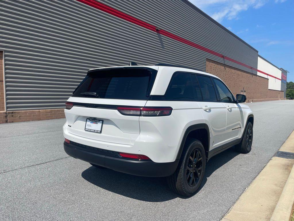 new 2025 Jeep Grand Cherokee car, priced at $40,509
