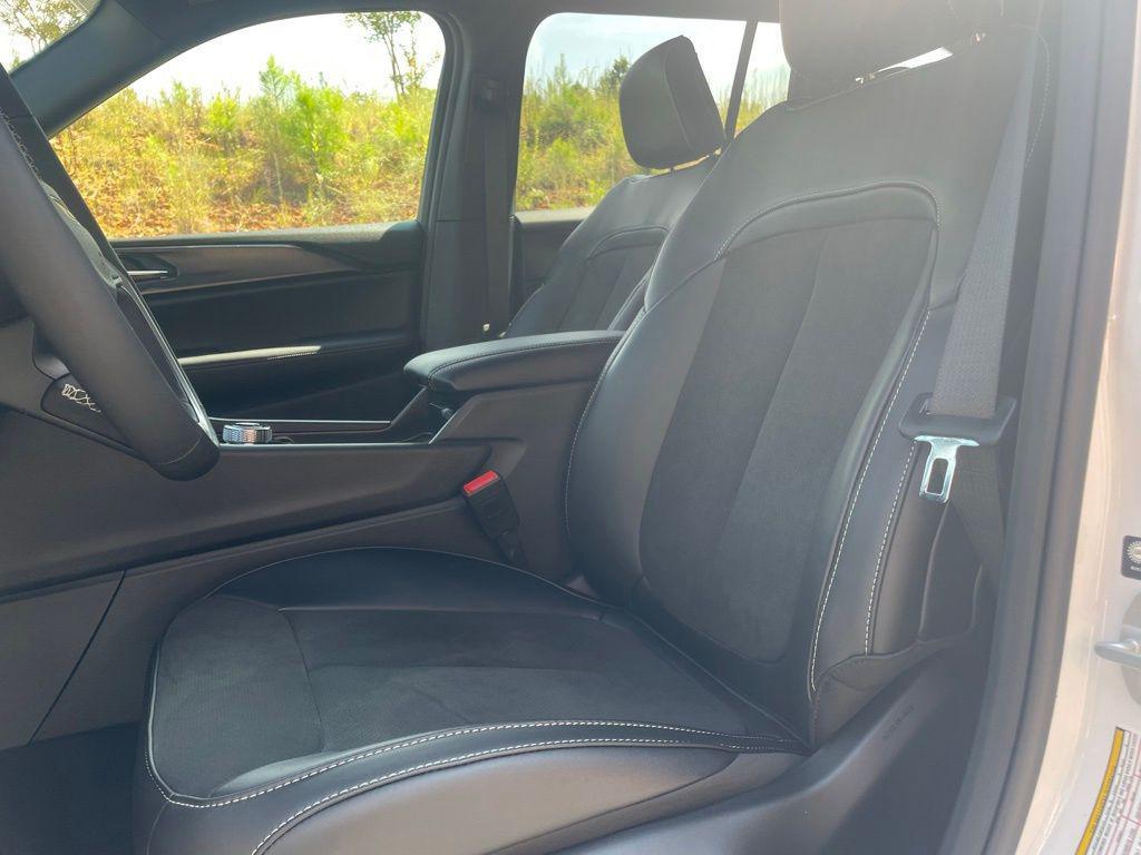 new 2025 Jeep Grand Cherokee car, priced at $37,009