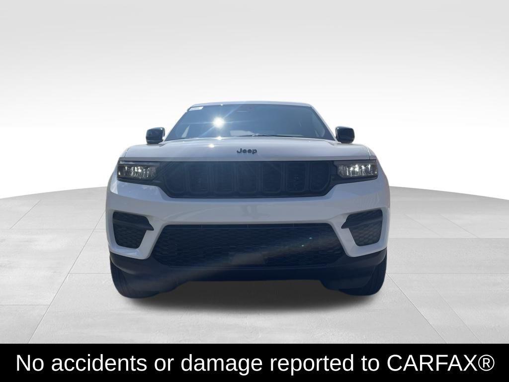 new 2025 Jeep Grand Cherokee car, priced at $37,009
