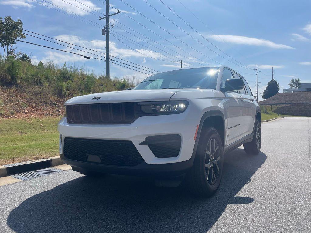 new 2025 Jeep Grand Cherokee car, priced at $40,509
