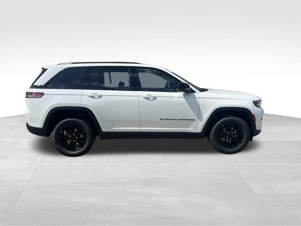 new 2025 Jeep Grand Cherokee car, priced at $37,009