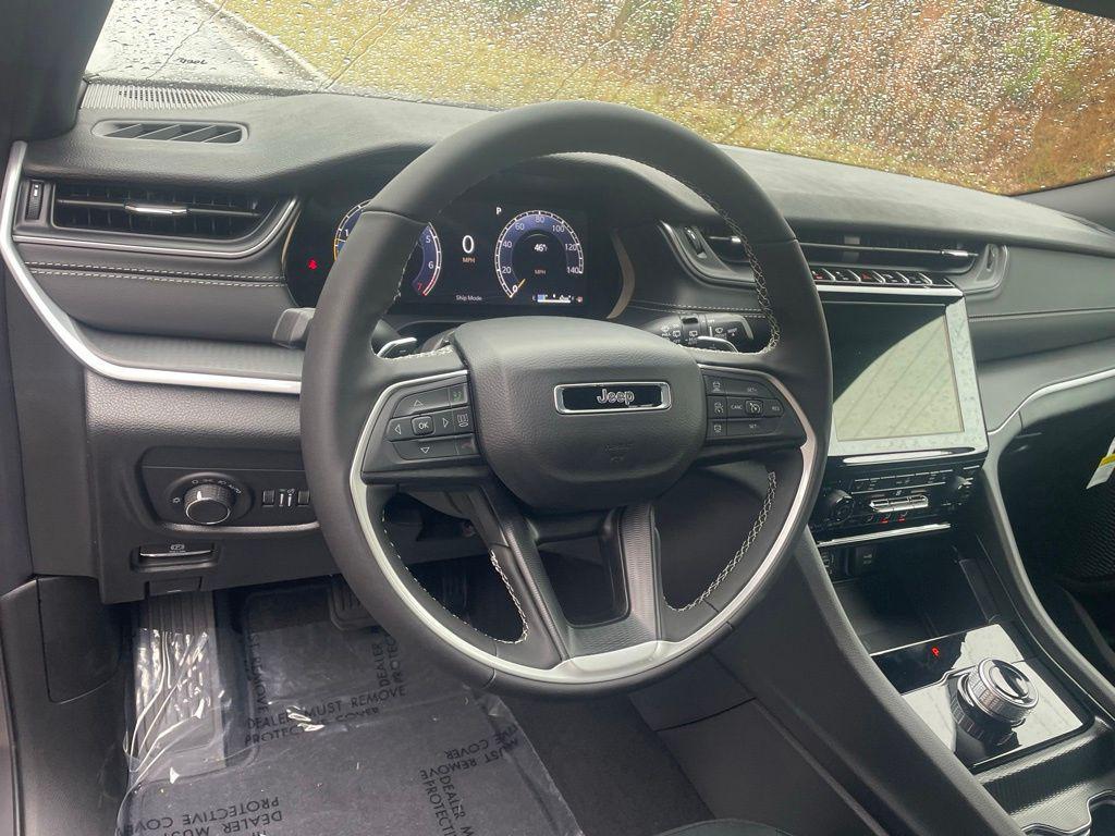 new 2025 Jeep Grand Cherokee car, priced at $34,836