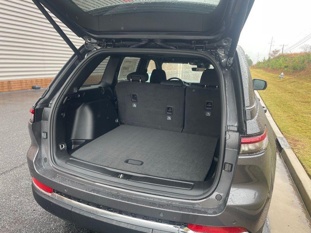 new 2025 Jeep Grand Cherokee car, priced at $34,836