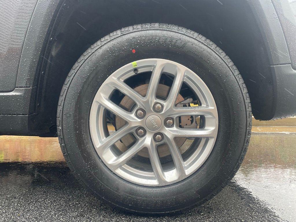 new 2025 Jeep Grand Cherokee car, priced at $34,836