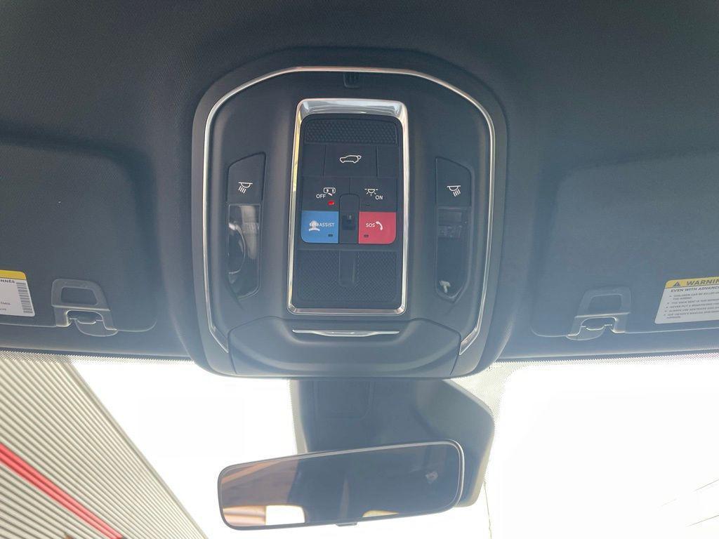 new 2025 Jeep Grand Cherokee car, priced at $34,683