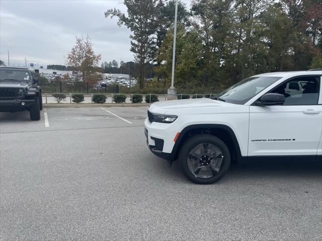 new 2025 Jeep Grand Cherokee L car, priced at $48,580