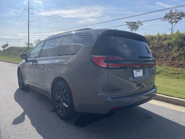 new 2025 Chrysler Pacifica car, priced at $49,571