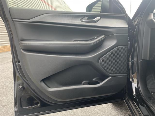 new 2025 Jeep Grand Cherokee L car, priced at $40,801