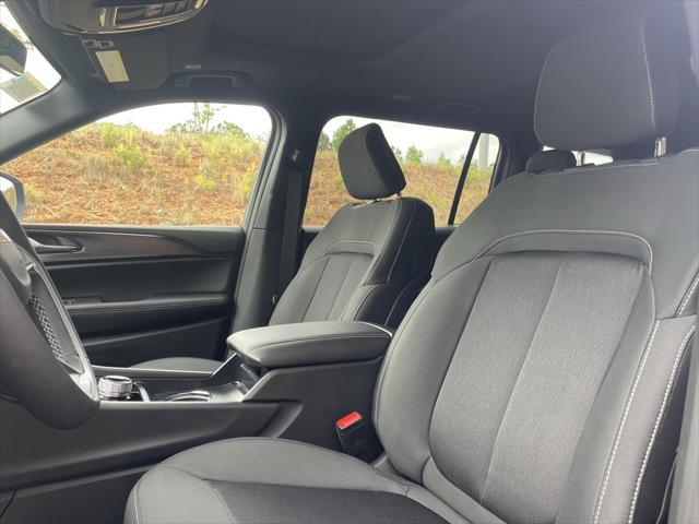 new 2025 Jeep Grand Cherokee L car, priced at $40,801