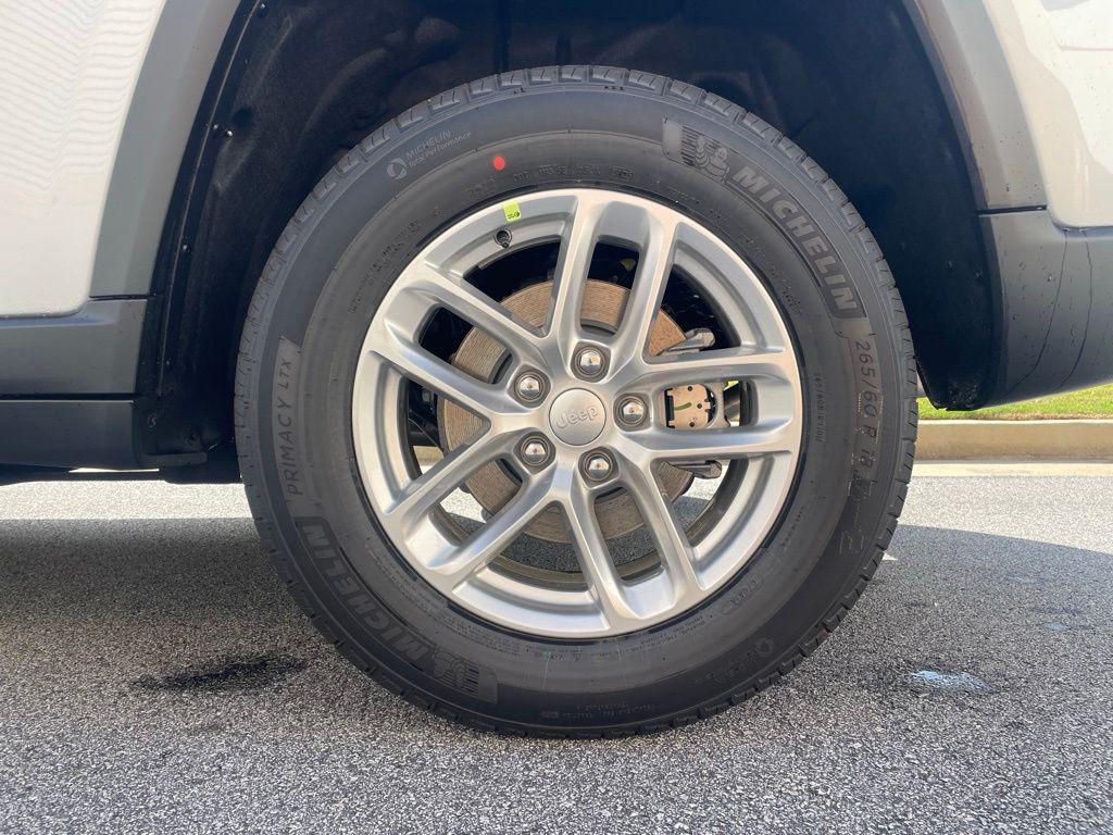 new 2025 Jeep Grand Cherokee car, priced at $39,236