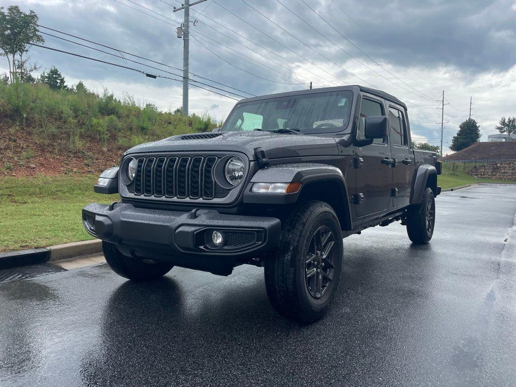new 2025 Jeep Gladiator car, priced at $41,605