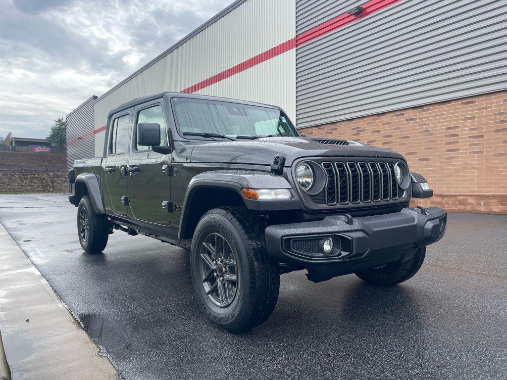 new 2025 Jeep Gladiator car, priced at $41,605