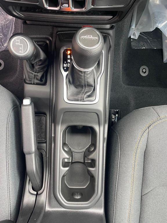 new 2025 Jeep Gladiator car, priced at $41,605