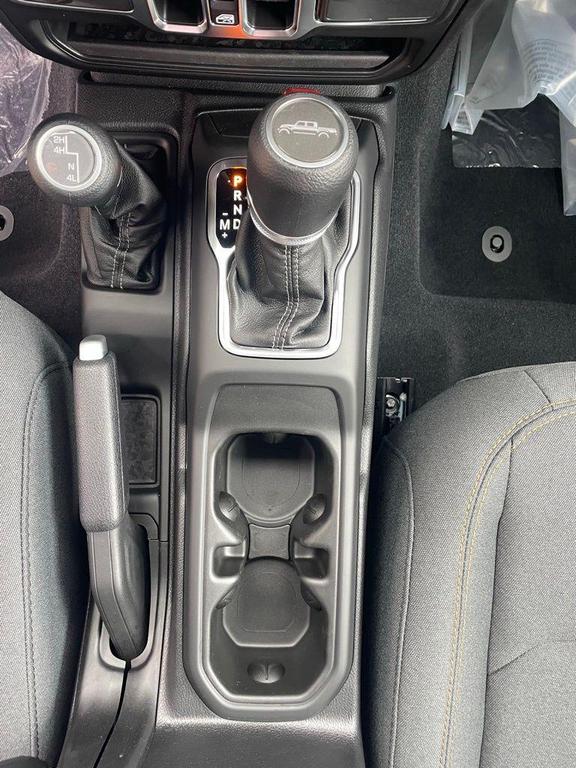 new 2025 Jeep Gladiator car, priced at $38,427