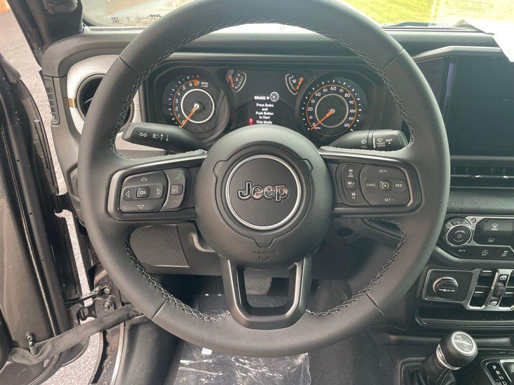 new 2025 Jeep Gladiator car, priced at $41,605