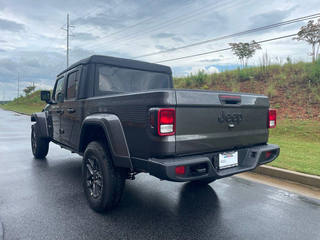 new 2025 Jeep Gladiator car, priced at $41,605