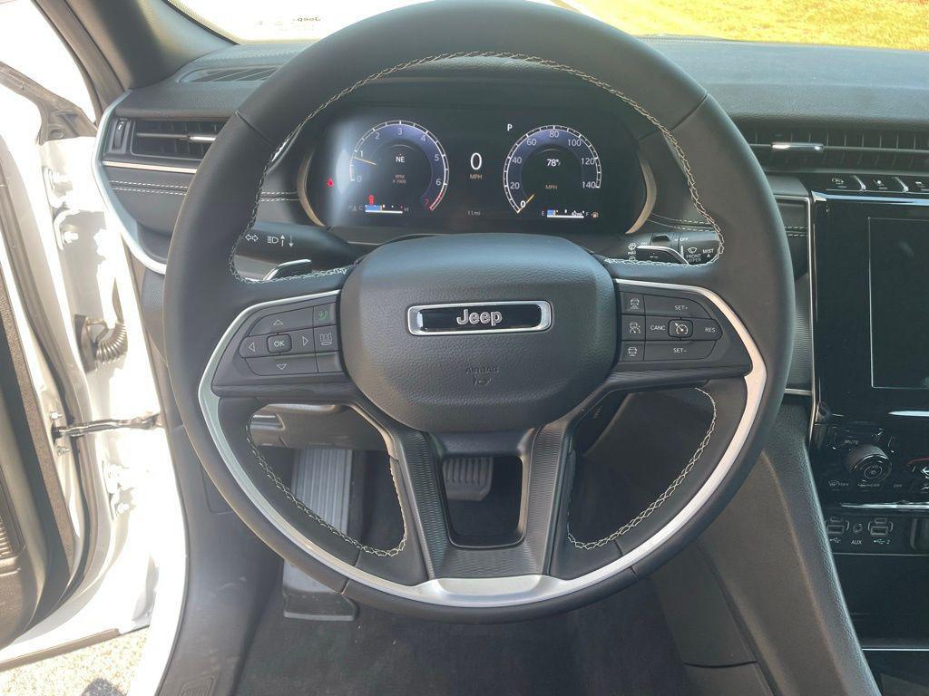new 2025 Jeep Grand Cherokee car, priced at $35,256