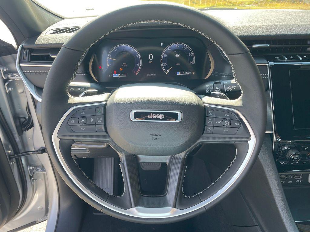 new 2025 Jeep Grand Cherokee car, priced at $39,462