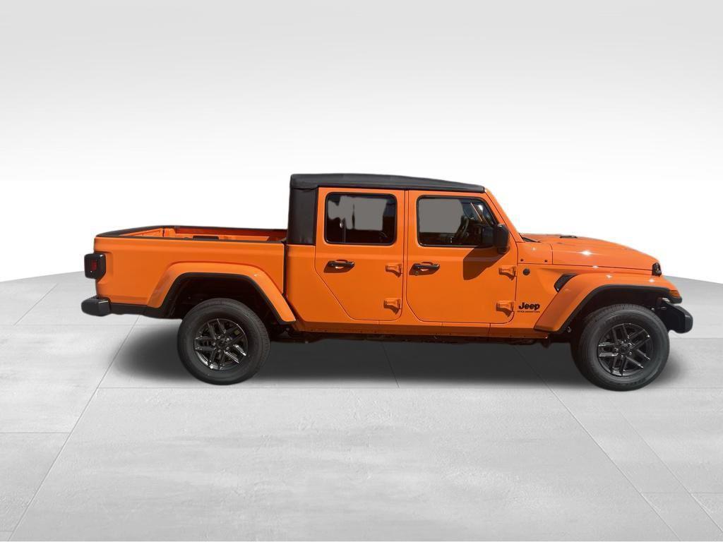 new 2025 Jeep Gladiator car, priced at $38,697
