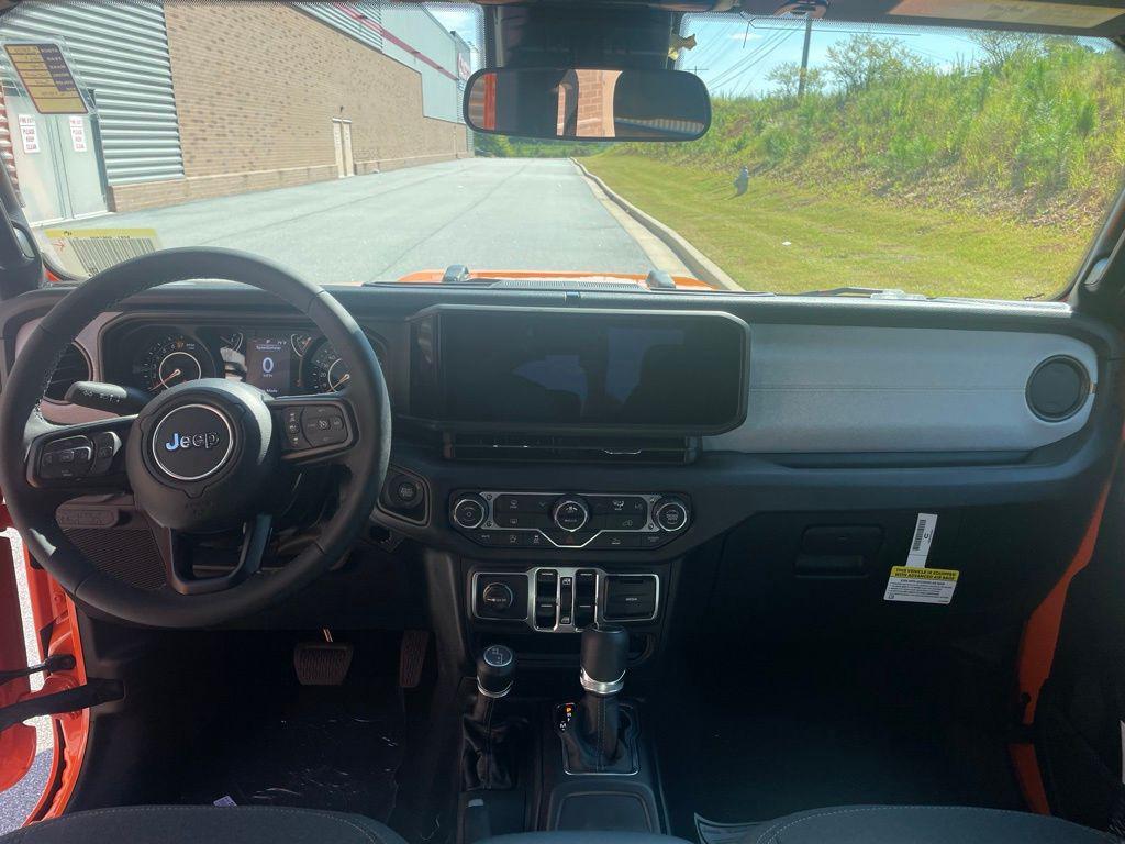 new 2025 Jeep Gladiator car, priced at $38,697